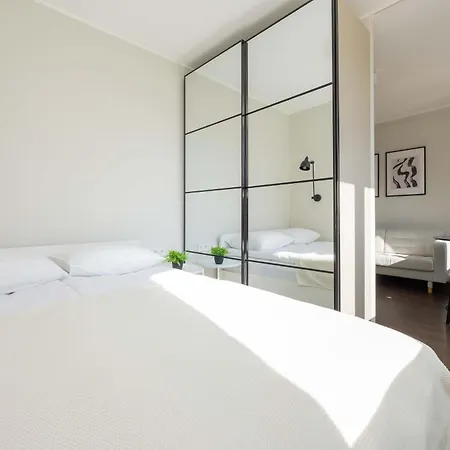 Cozy & Modern Close To The Center By Renters *