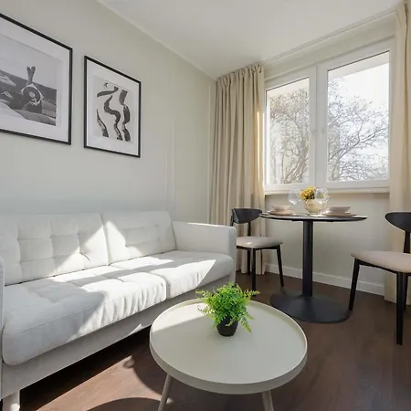 Cozy & Modern Close To The Center By Renters