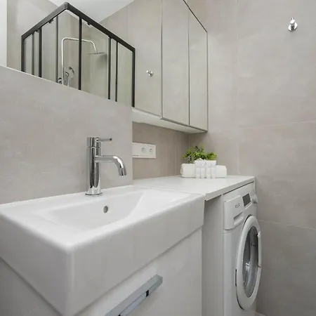 Apartmán Cozy & Modern Close To The Center By Renters *