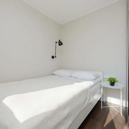 Apartment Cozy & Modern Close To The Center By Renters Warschau